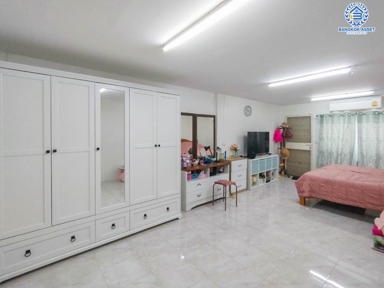 *****ทาวน์เฮ้าส์มือสอง กรุงเทพฯ ม.บ้านราณี2 ลาดปลาเค้า เนื้อที่ 17 ตร.ว. ฟังก์ชัน 2 ห้องนอน 2 ห้องน้ำ 1 ที่จอดรถ บ้านสวยพร้อมอยู่ บรรยากาศเงียบสงบ บนทำเลดี ใกล้เซ็นทรัลรามอินทรา และทางด่วน "รามอินทรา-อาจณรงค์"